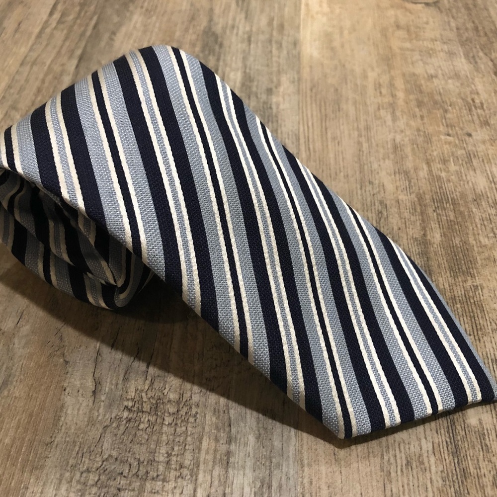 Banana Republic Tie Striped Blue & White 3 1/4"